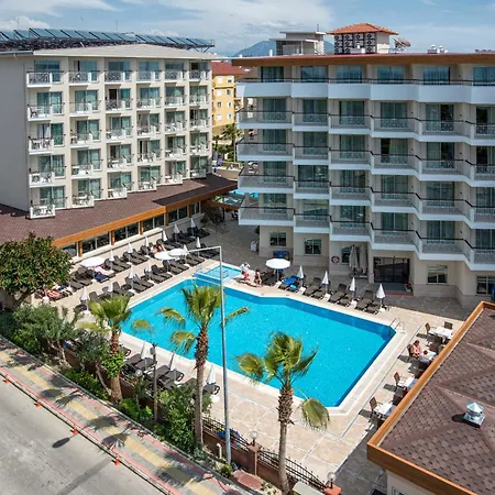 Riviera & فندق ألانيا