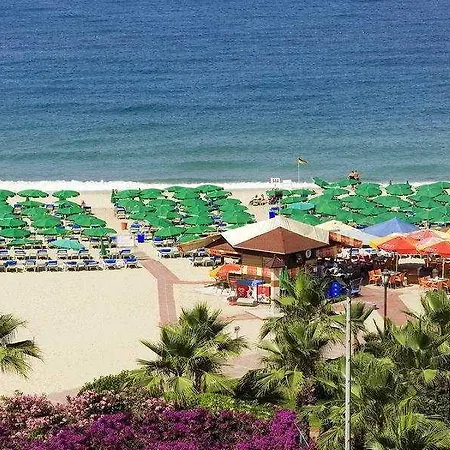 Riviera & מלון 4*