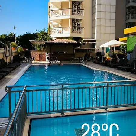 Riviera & Szálloda 4*