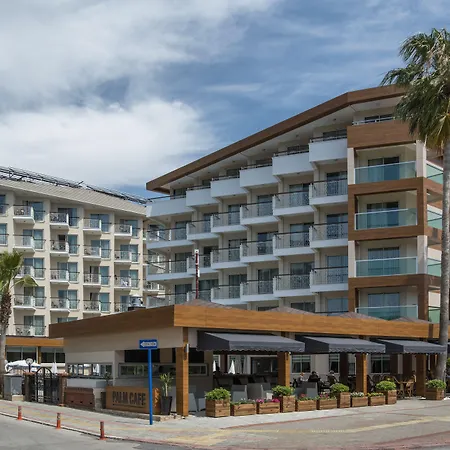 Riviera & Szálloda 4*