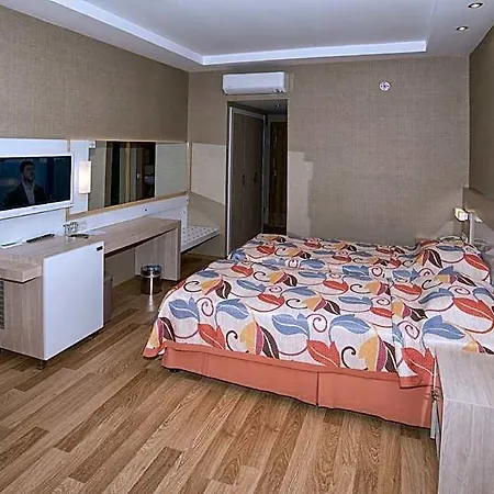 Riviera & Готель 4*