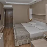 Riviera & 4* Аланія