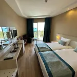 Готель Riviera &